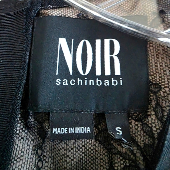 Sachin + Babi Noir Black Floral Lace Cropped Top Size Small - Picture 4 of 6